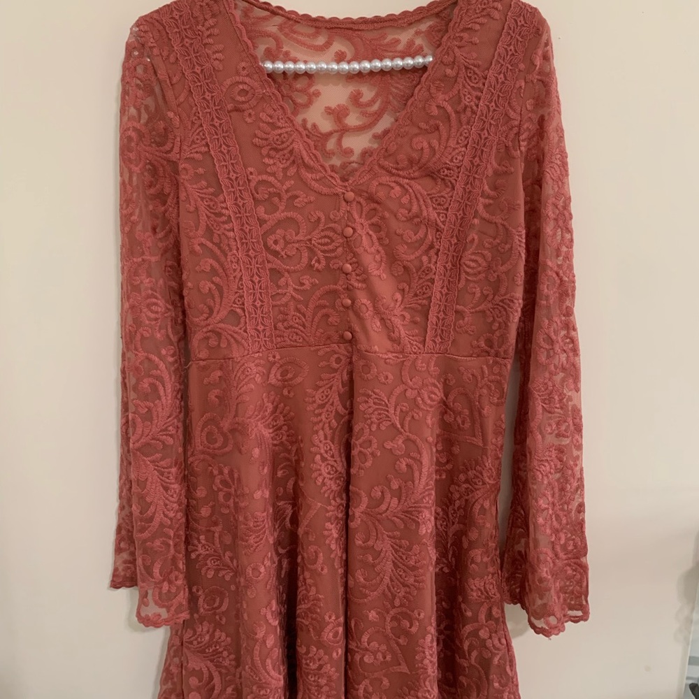 Francesca’s pink lace dress